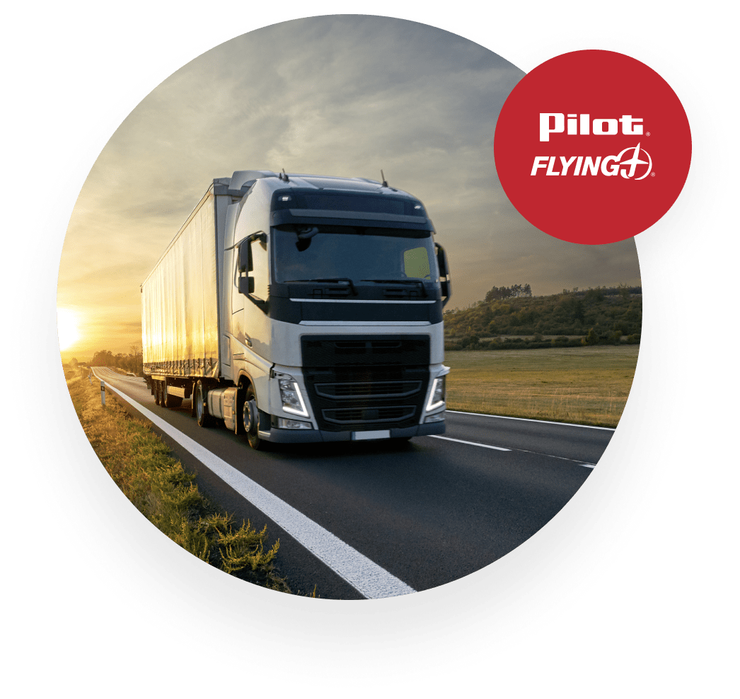 Camion Pilot Flying J sur la route au lever du soleil